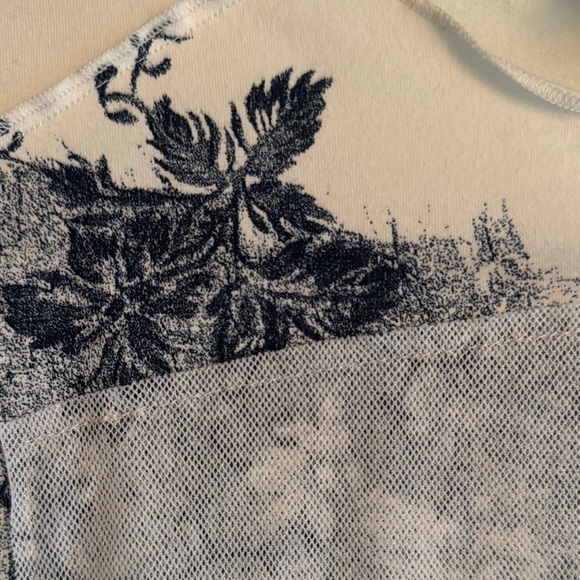 Gorgeous WinterWhite IKKS Long Sleeved Top - Picture 3 of 13